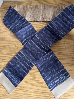 COACH SIGNATURE  DENIM BLUE AND KHAKI 100% SILK PONYTAIL SCARF NWT RETIRED